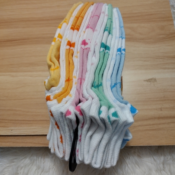 Care Bears 9 Pairs Multi-Pack Socks Women's One Size Fits Most ๐ฉท๐๐ ๐ - Picture 4 of 8